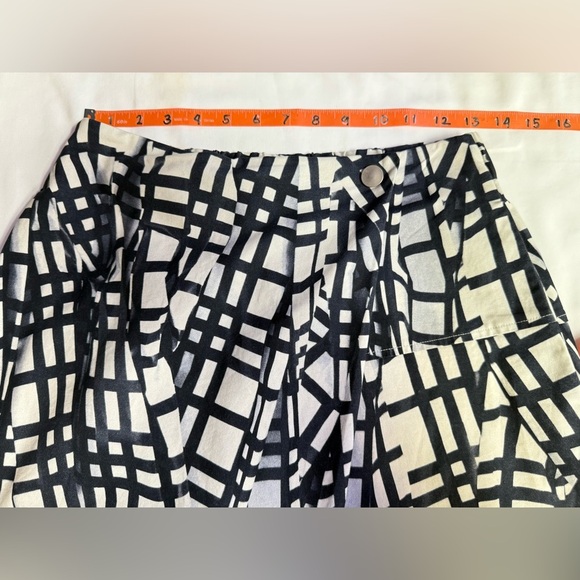 COS Black and white graphic print faux wrap midi skirt size 4 - Picture 15 of 16